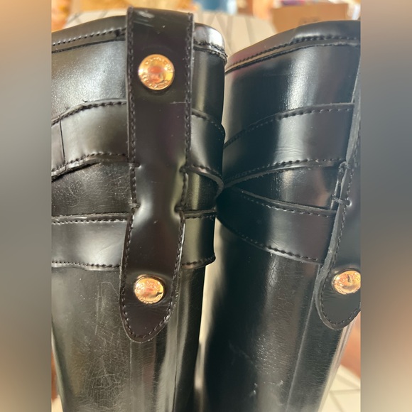 Coach Trisha gold turn lock black rubber rain boots sz 6 - Picture 6 of 10